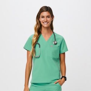 Figs Catarina One Pocket Scrub Top